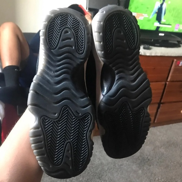 Jordan 11 - Picture 2 of 4